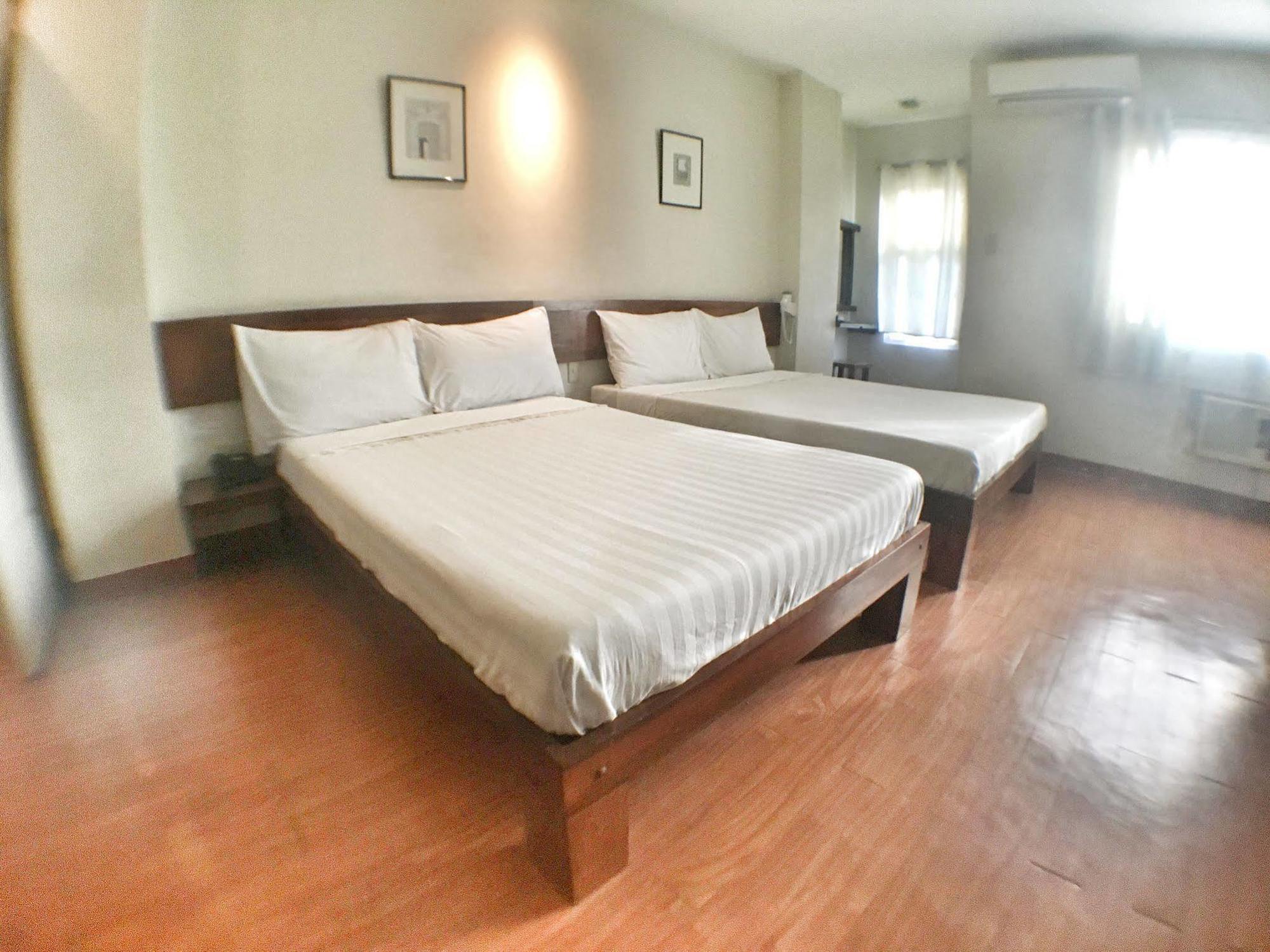 Hôtel Ilocos Rosewell Extérieur photo