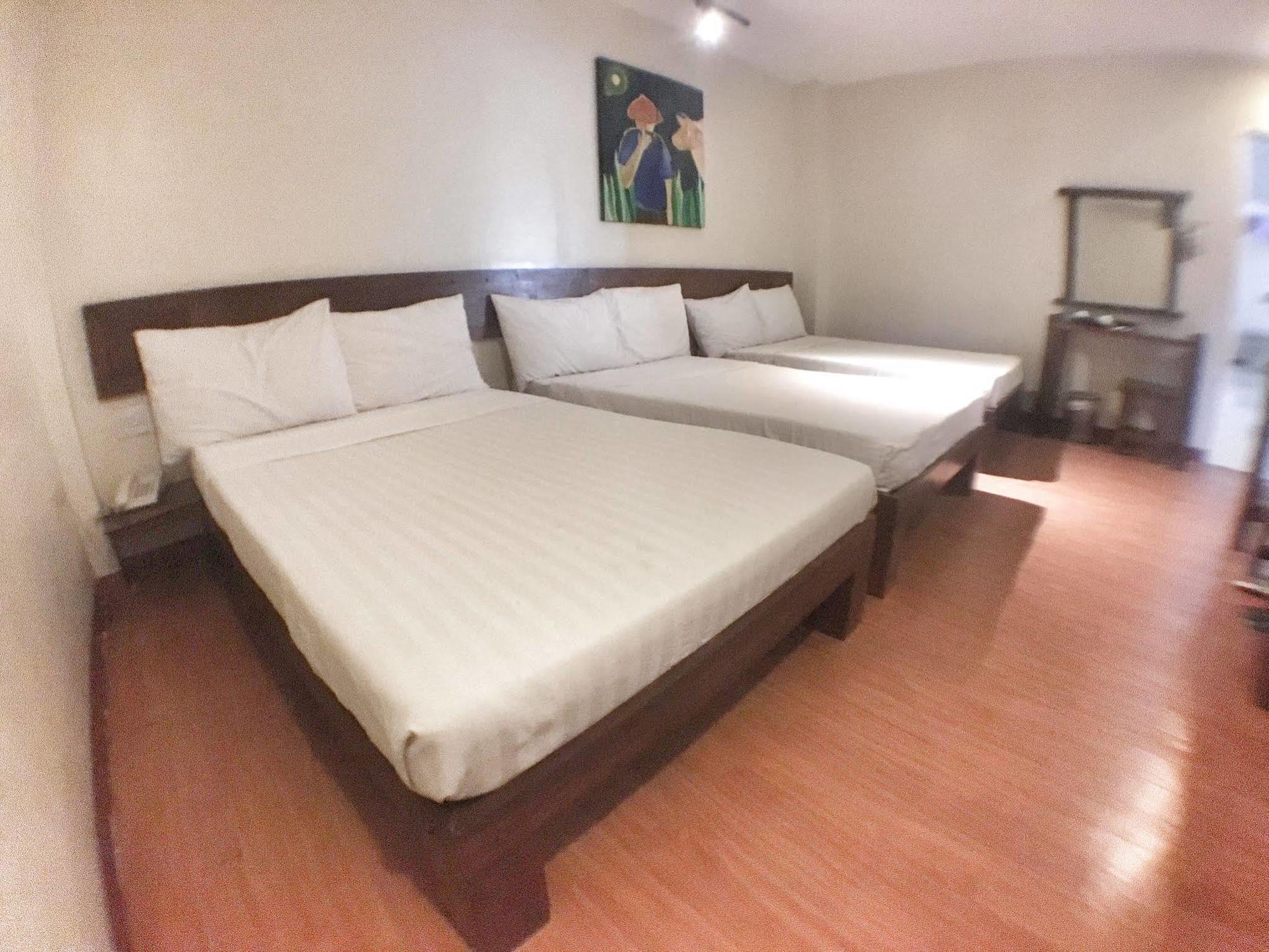 Hôtel Ilocos Rosewell Extérieur photo